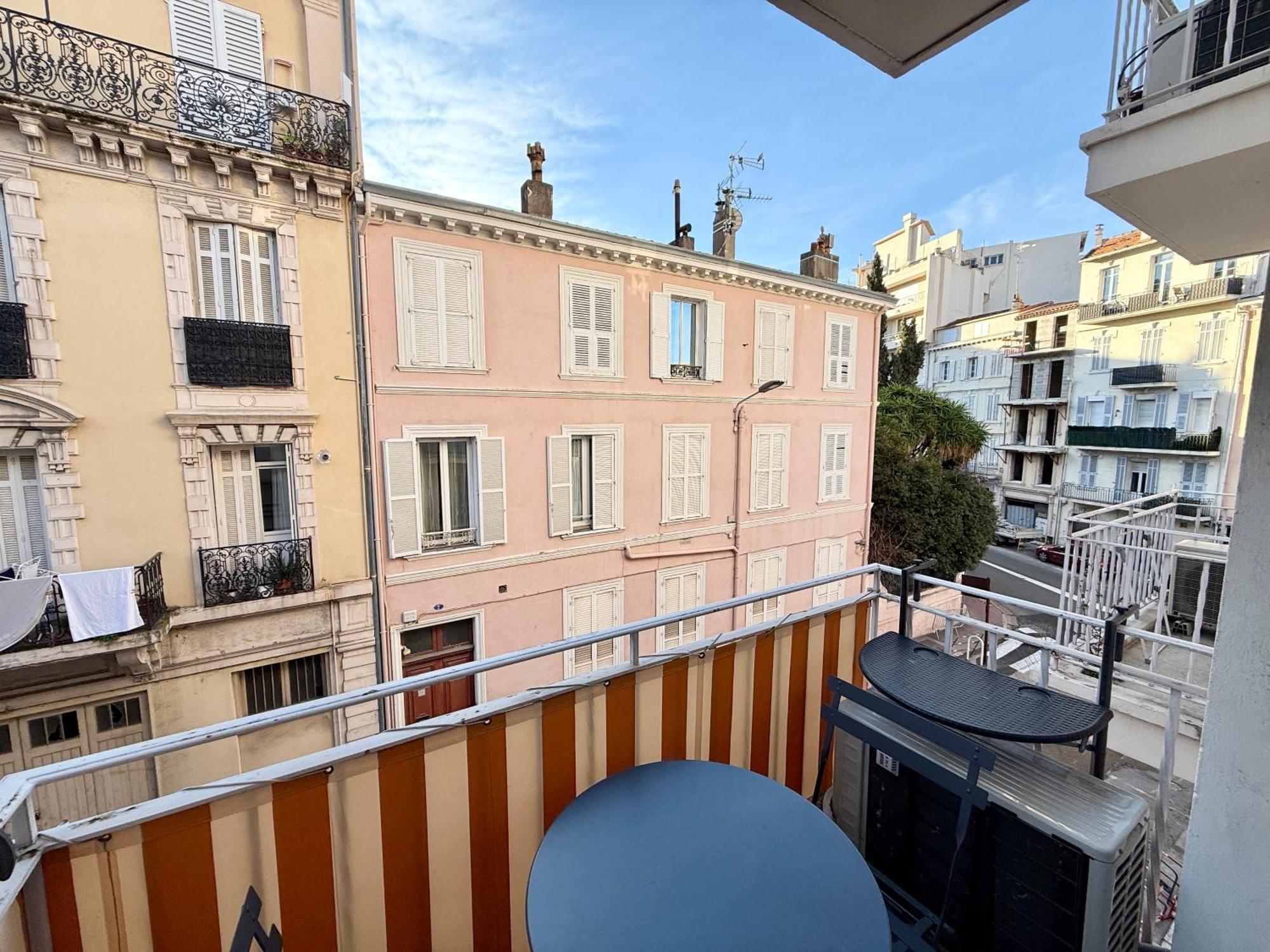 C001-Beau Studio Neuf Situe Au Centre Cannes Luaran gambar